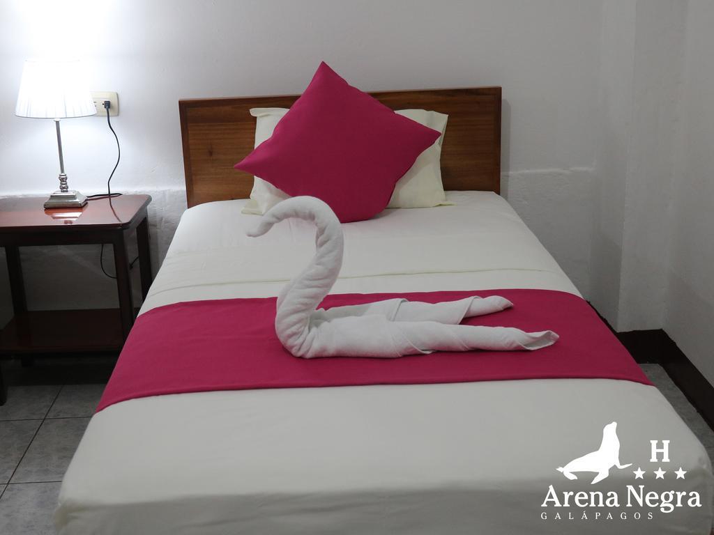 Hostal Arena Negra Puerto Ayora  Eksteriør billede