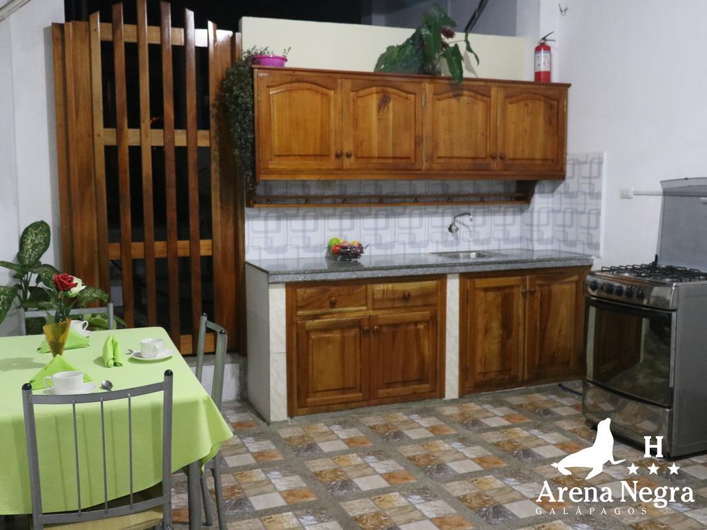 Hostal Arena Negra Puerto Ayora  Eksteriør billede