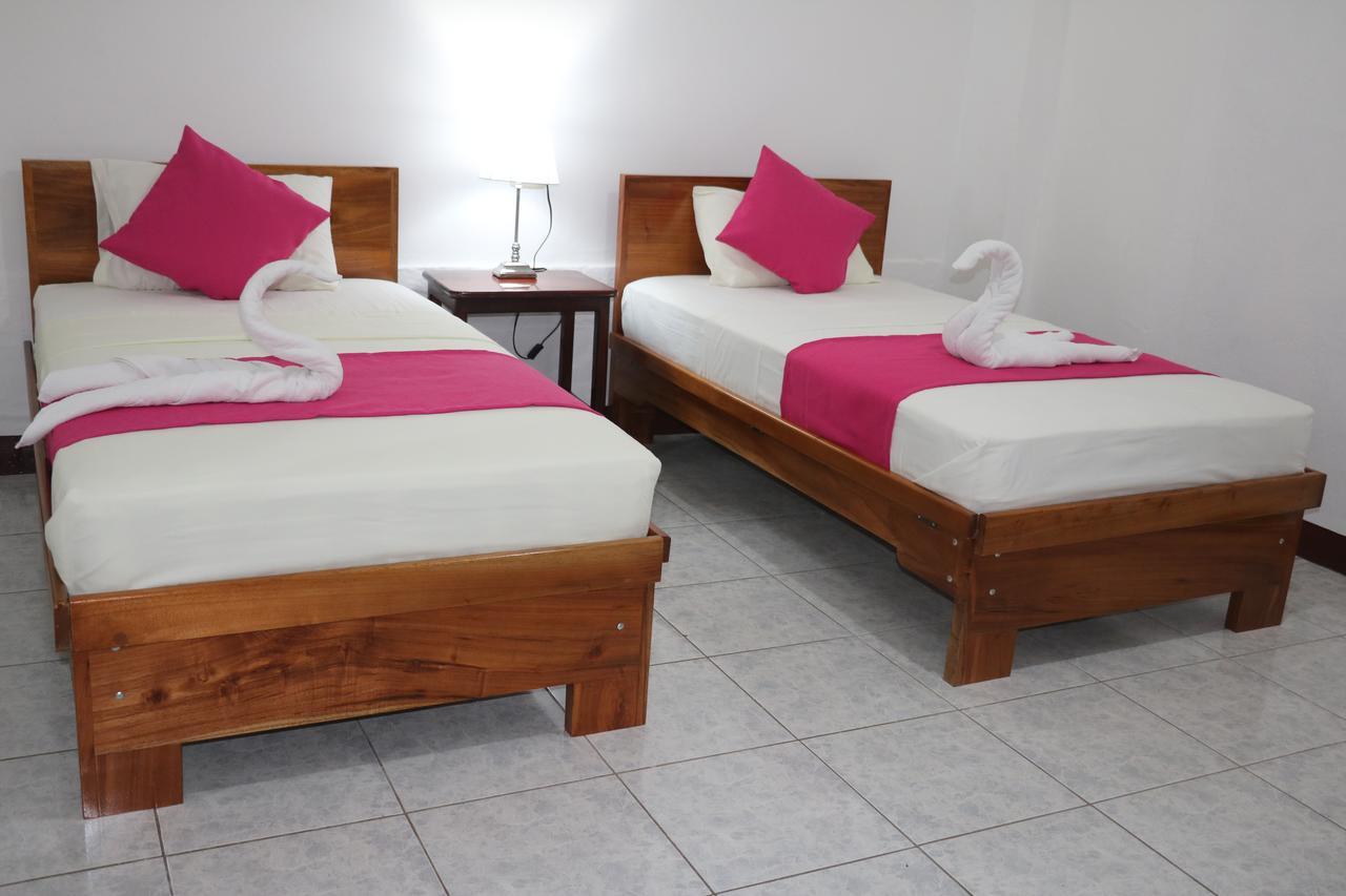 Hostal Arena Negra Puerto Ayora  Eksteriør billede