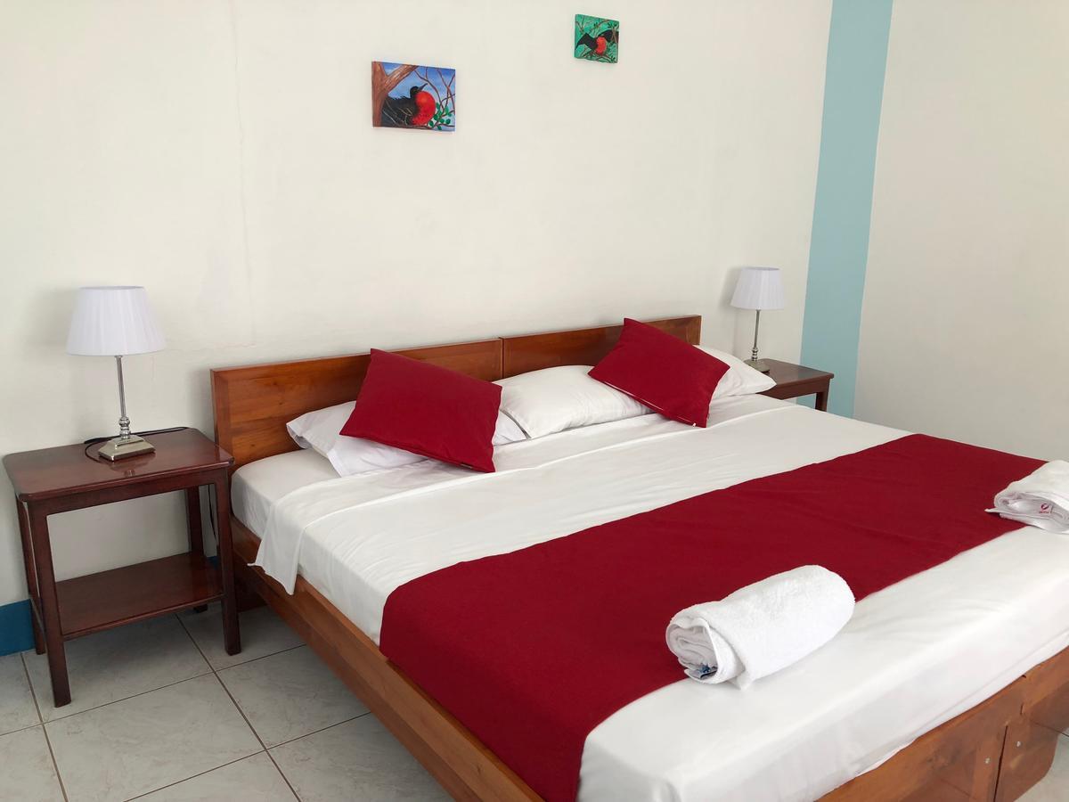 Hostal Arena Negra Puerto Ayora  Eksteriør billede