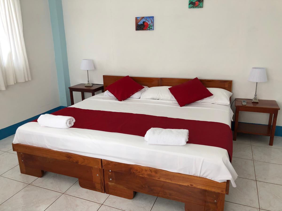 Hostal Arena Negra Puerto Ayora  Eksteriør billede